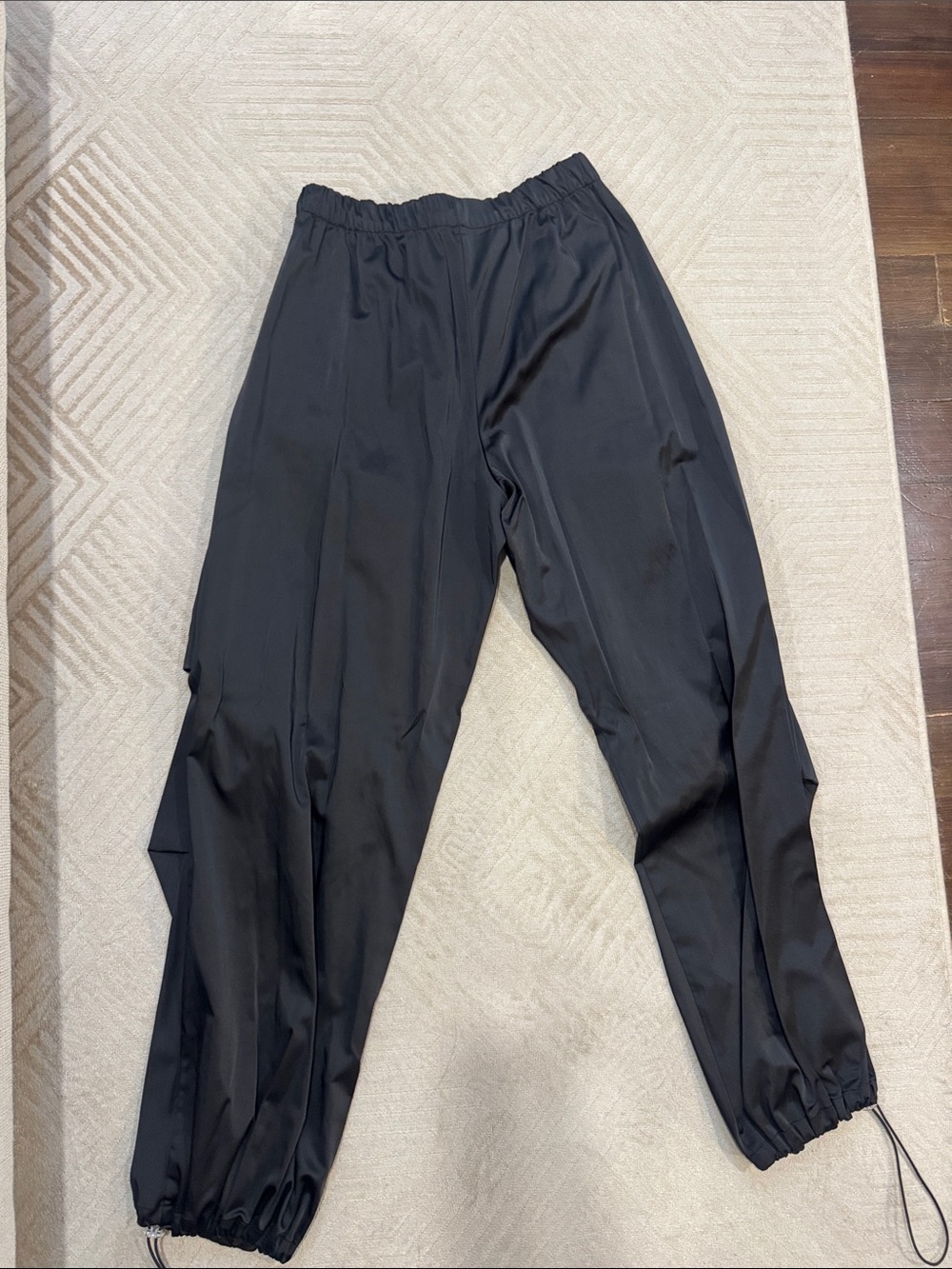 zara satin Black Drawstring Jogger Pants size xs worn once - Picture 3 of 3